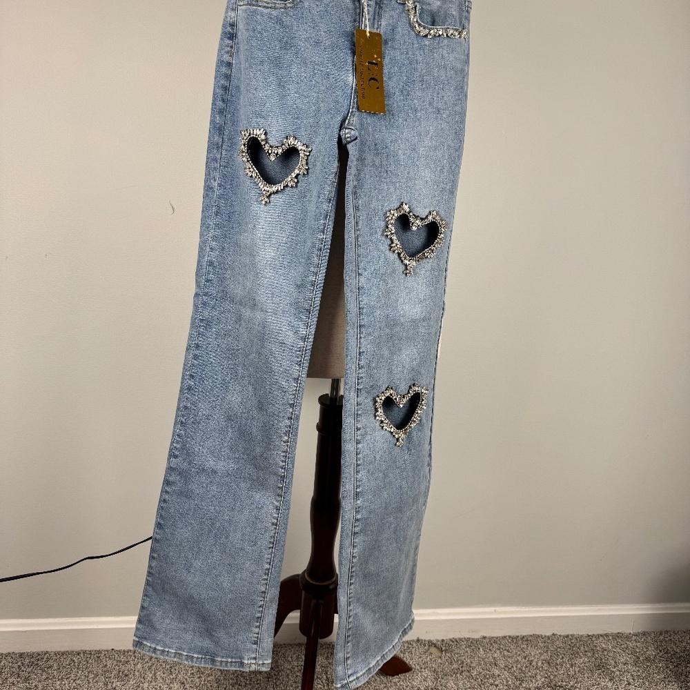 NWT Lizette Collection Jeans with Rhinestone Hearts - Picture 2 of 11